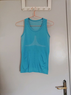 Sports shirt like new, elastic, size S, blue