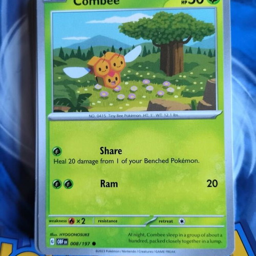 Combee 008/197 Common Pokemon card Obsidian Flames