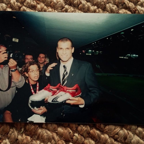 Σπάνια αυθεντική φωτογραφία Ριβάλντο Puma στάδιο Καραϊσκάκη 2004, σαν καινούργιο