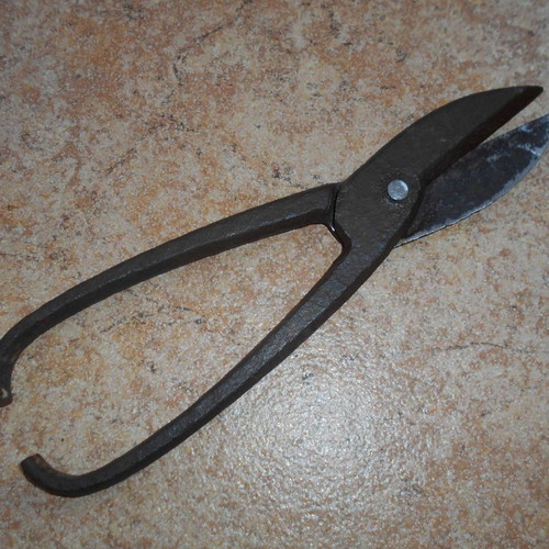 Old metal cutting scissors tool used, length 27 cm