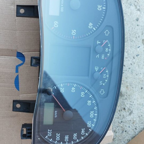 Κιλόμετρο Volkswagen Polo 9N μεταχειρισμένο, λειτουργικό από κατεστραμμένο αυτοκίνητο