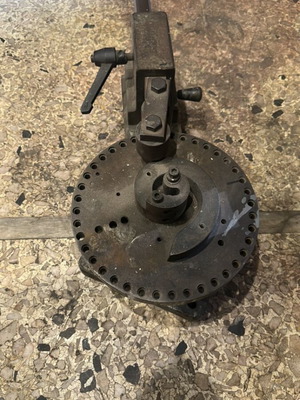 Manual metal scroll pipe bar bender
