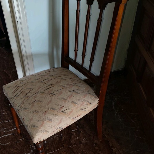 Classic solid wood dining table with six chairs used in very good condition