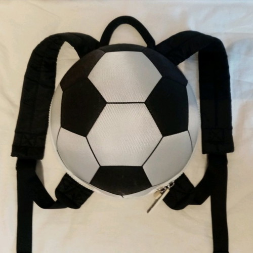 Sportpax backpack shaped like a ball like new
