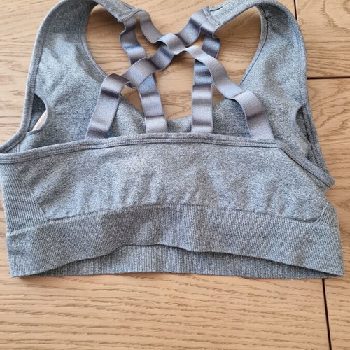 Puma Women's Seamless Sports Bra Medium Heather Grey like new, size M