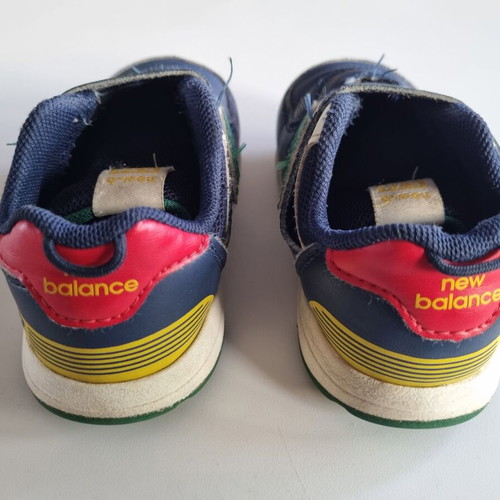 New Balance children's sports shoes used, size 23.5