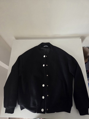 Bomber jacket Anel black, like new, missing third button