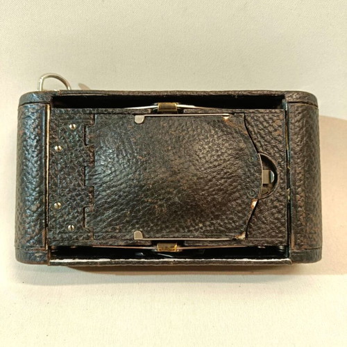 Folding pocket Kodak No 1 Model E folding camera used