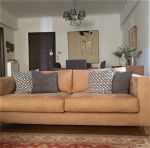 Μοντέρνος καναπές αλεκιαστο ύφασμα