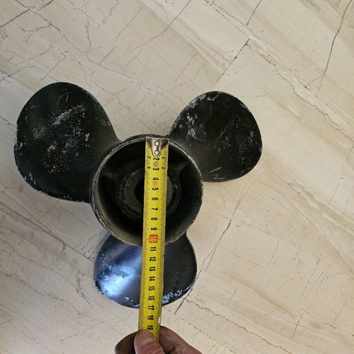 Boat propeller used in good condition