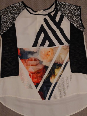 Blouse like new, black and white, size XL
