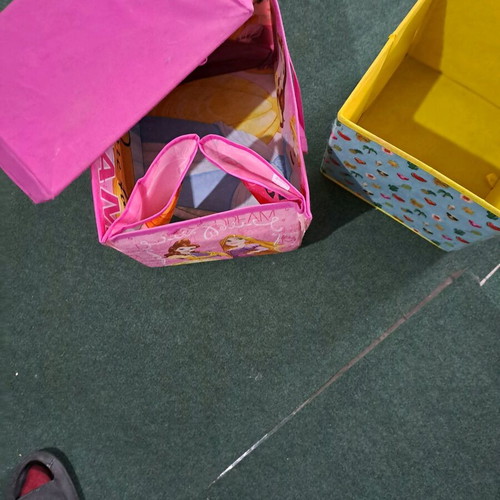 Children's boxes used, pack of 2 for girl and boy