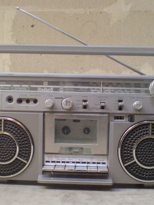 Ραδιοκασετόφωνο Toshiba RT S 713 Boombox δεκαετίας 1980 μεταχειρισμένο