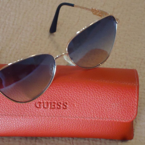 Guess sunglasses like new with grey blue gradient lenses and metal frame