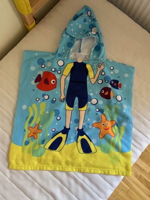 Poncho children's towel like new