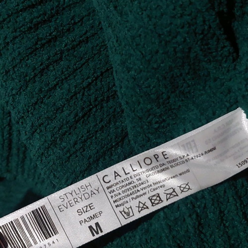 Calliope medium green pullover like new