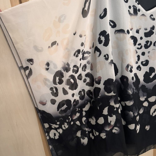 Dina airy blouse tunic leopard print size L/XL like new