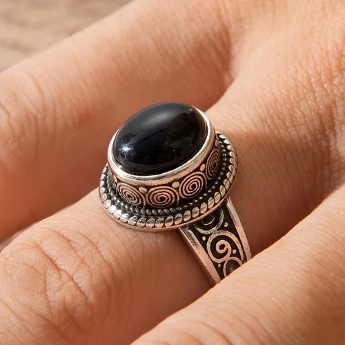 Vintage textured Artisan ring with black semi-precious stone, new
