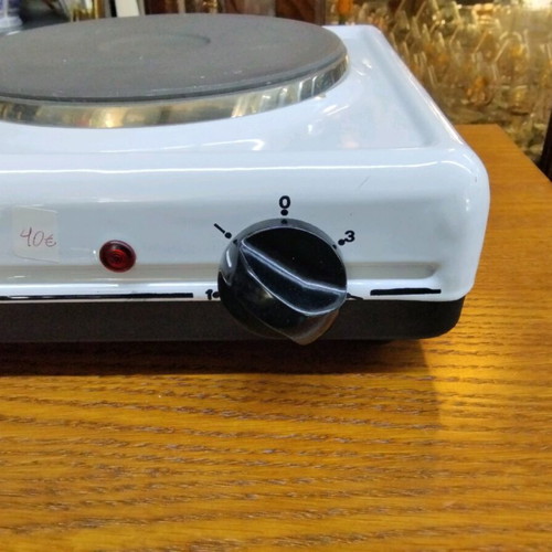 Fancy 0112 tabletop kitchen stove like new, white