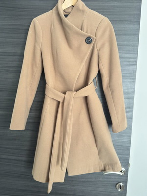 Lynne women's coat small beige like new