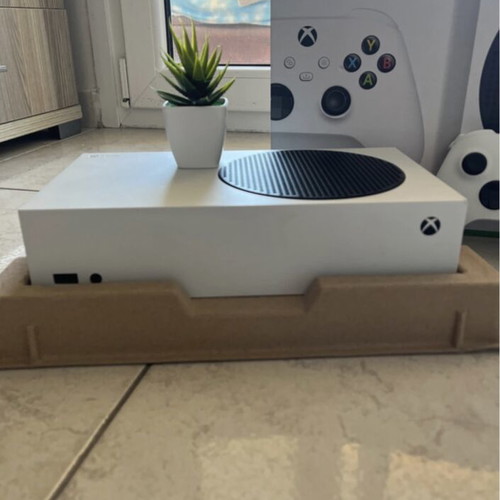 Xbox Series S σαν καινούργιο με SSD 512 GB και σπασμένο κουμπί LT τηλεχειριστηρίου