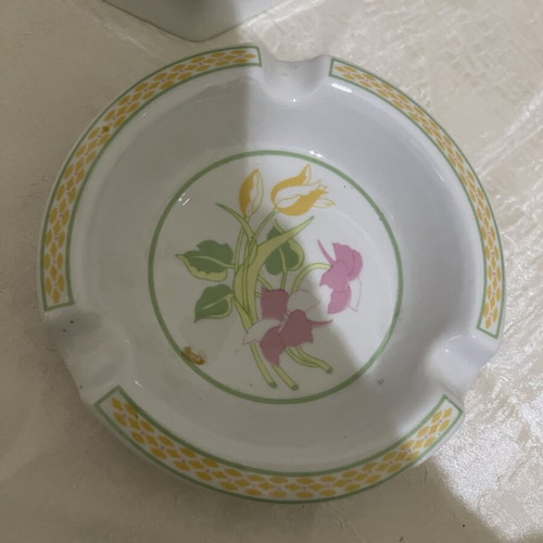 Porcelain vase and ashtray with flower design like new