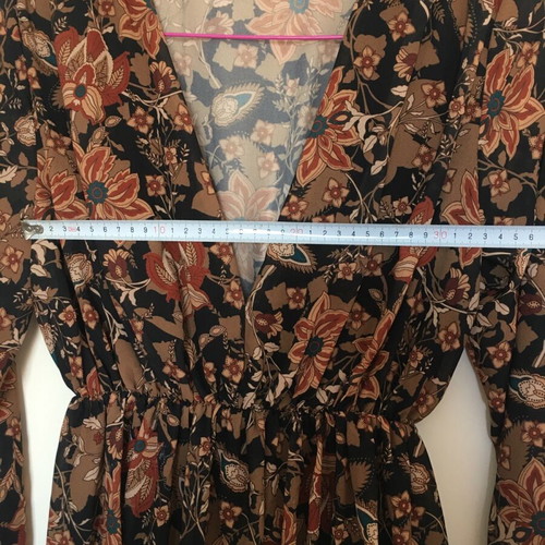 Floral dress like new, one size with elastic waist and sleeves