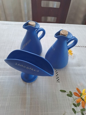 Ceramic souvenir set of 2 pitchers and napkin holder from Samothraki like new