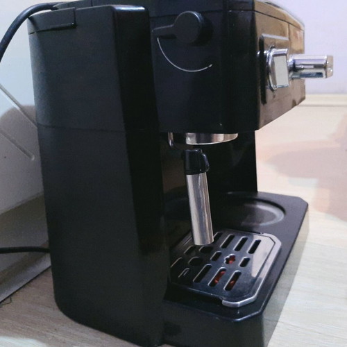 Delonghi Multi-Coffee Maker used, black, 1750W, 15 bar pressure