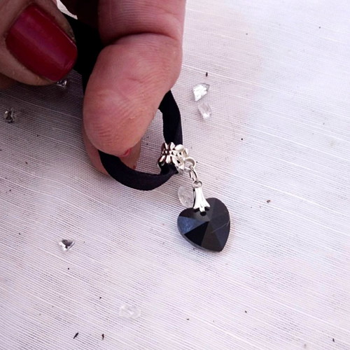 Choker necklace with black heart pendant new