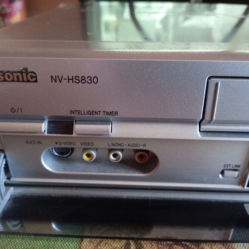 Panasonic NV830 Super VHS player used with remote control