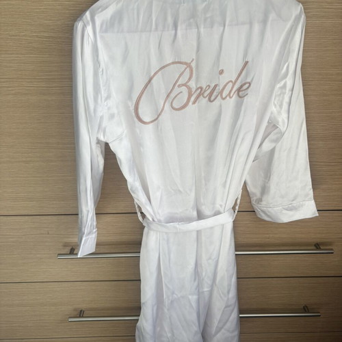 Boohoo white bride robe like new, medium size