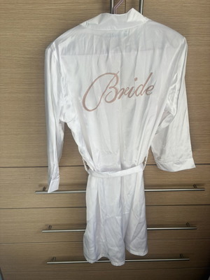 Boohoo white bride robe like new, medium size