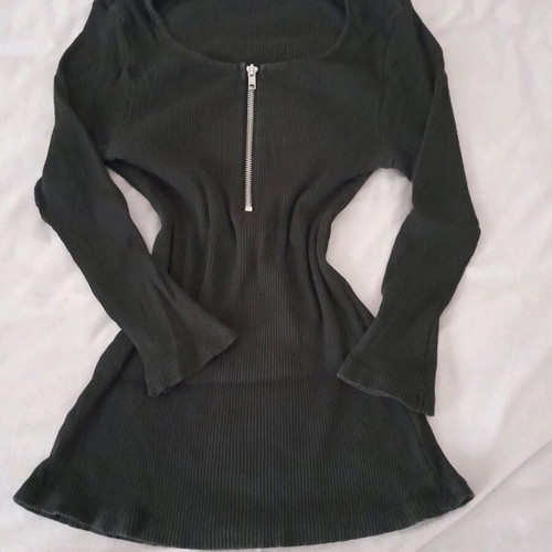 Black blouse with zipper used, size XL