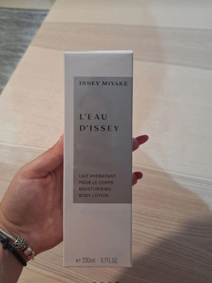 Issey Miyake L'Eau D'Issey Moisturising Body Lotion 200ml new