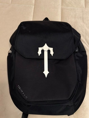 Trapstar bag used, black, with closure issue