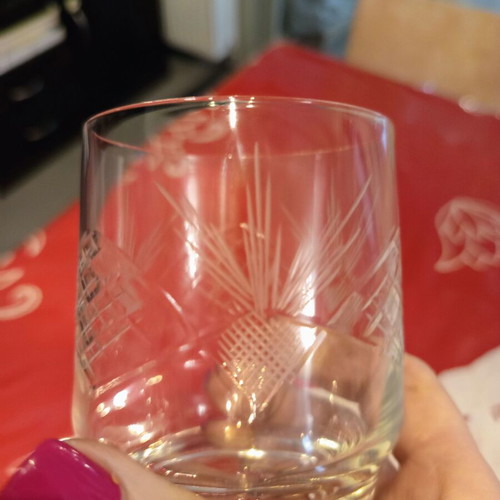 Vintage crystal whiskey glasses set of 6 like new with embossed design