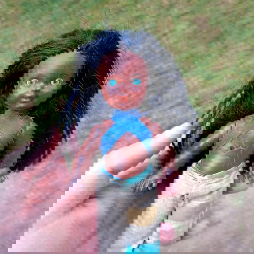 Винтидж кукла употребявана с повреди