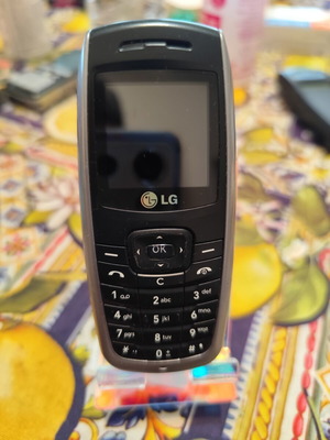 LG KG110 τηλέφωνο σαν καινούργιο, μαύρο