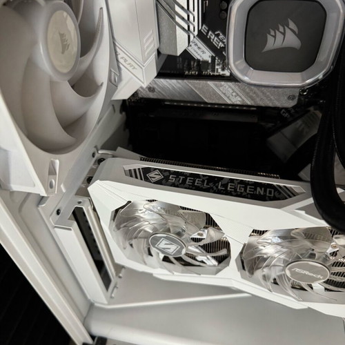 Gaming PC like new with Ryzen 5 5600X and RGB lighting