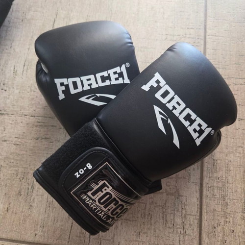 Kick boxing full set for kids like new, Force1