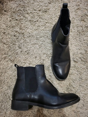 Women's black ankle boots used size 40