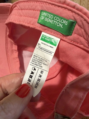 Benetton girls' hat coral size M-L like new