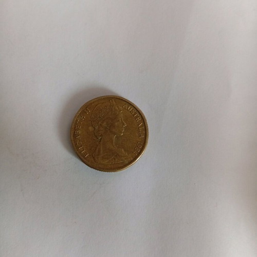 Coin with Queen Elizabeth used