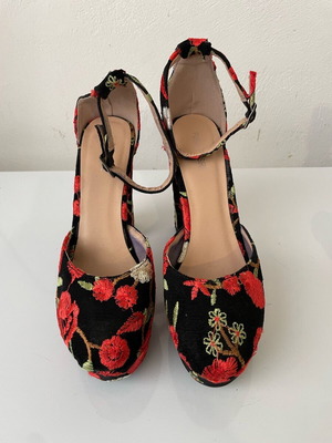 Public Desire embroidered platform ankle strap shoes like new, size 41