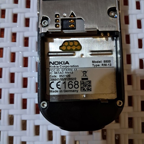 Nokia 8800 luxury silver phone for collection or parts