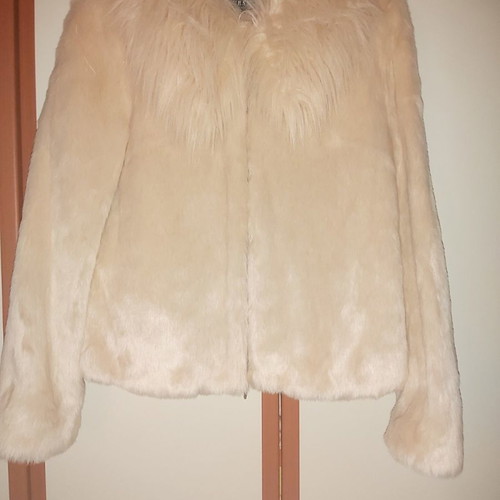 Guess women's fur size M new, beige