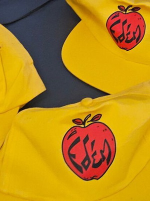 Sports hats set of 4 like new, yellow, sizes M L XL