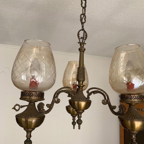 Chandelier with 3 lamps like new