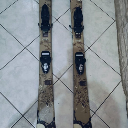 Rossignol kids ski bindings 1.15 and boots 22.5 used, lightly